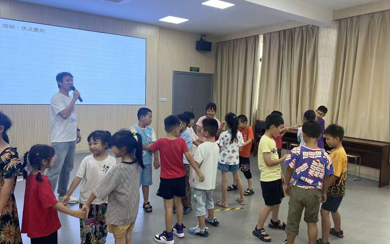 兴义龙观乡中心学校